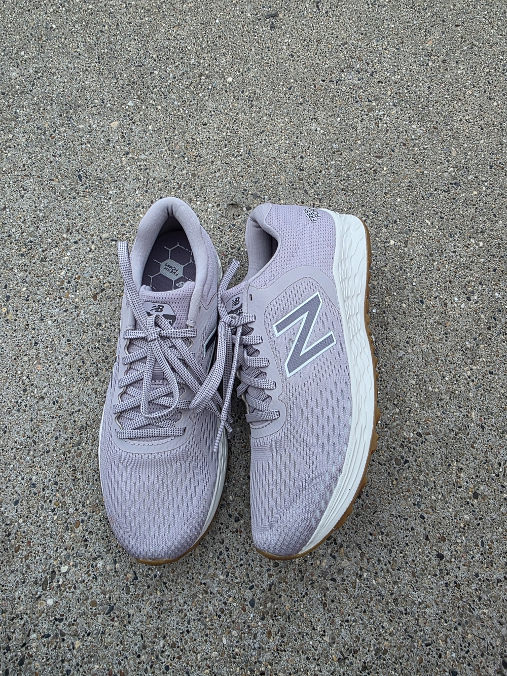 New Balance Women's Lavender Sneaker Women Size 8.5 - Picture 3 of 12